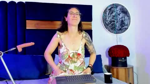 Kissing Company online show from 7, 5, 2026