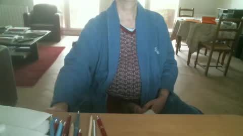 Snapshot of kisslog1 chatting on 28, 9, 2025 kisslog1 online show from 28, 9, 2025