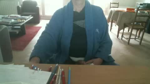 Snapshot of kisslog1 chatting on 5, 10, 2025 kisslog1 online show from 5, 10, 2025