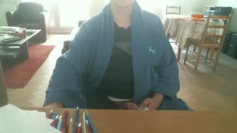 Snapshot of kisslog1 chatting on 11, 10, 2025 kisslog1 online show from 11, 10, 2025