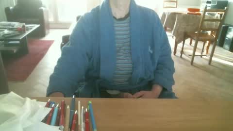 Snapshot of kisslog1 chatting on 12, 10, 2025 kisslog1 online show from 12, 10, 2025