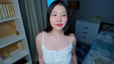 Snapshot of kissmechaos_ chatting on 9, 10, 2025 Yoko online show from 9, 10, 2025