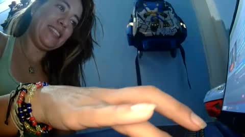 Snapshot of kissmelovejummy chatting on 15, 9, 2025 Erika paul online show from 15, 9, 2025