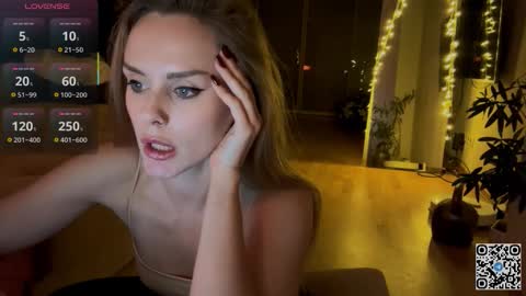 Snapshot of kissnova_ chatting on 25, 10, 2025 Emma online show from 25, 10, 2025