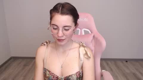 Vikki Rose online show from 14, 10, 2025