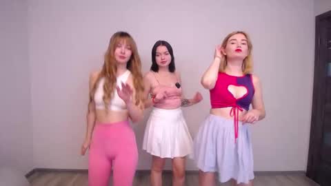 Vikki Rose online show from 25, 10, 2025