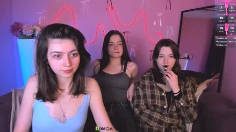 Snapshot of kitniss_dreamy chatting on 10, 4, 2026 kitniss online show from 10, 4, 2026