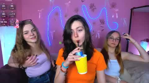 Snapshot of kitniss_dreamy chatting on 15, 5, 2026 kitniss online show from 15, 5, 2026