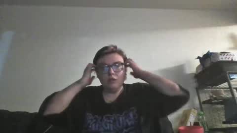 Snapshot of kitten00199600 chatting on 18, 12, 2025 kitten online show from 18, 12, 2025