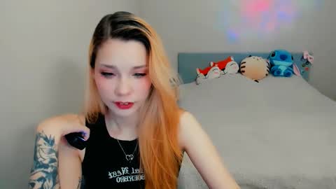 Snapshot of kitten_alisa chatting on 11, 10, 2025 Alissa online show from 11, 10, 2025