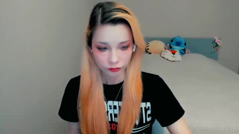 Snapshot of kitten_alisa chatting on 13, 10, 2025 Alissa online show from 13, 10, 2025