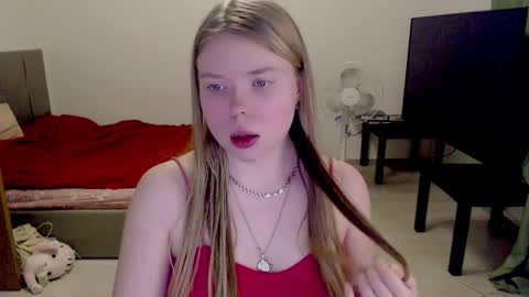 Jennyblonde and Emmabrunette online show from 4, 2, 2025