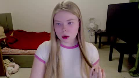 Jennyblonde and Emmabrunette online show from 5, 2, 2025