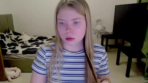 Jennyblonde and Emmabrunette online show from 23, 2, 2025