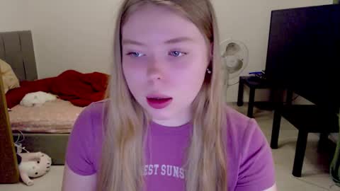 Snapshot of kitten_jenny01 chatting on 26, 10, 2025 Jennyblonde and Emmabrunette online show from 26, 10, 2025