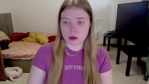 Snapshot of kitten_jenny01 chatting on 10, 1, 2026 Jennyblonde and Emmabrunette online show from 10, 1, 2026