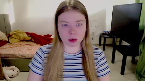 Snapshot of kitten_jenny01 chatting on 17, 1, 2026 Jennyblonde and Emmabrunette online show from 17, 1, 2026