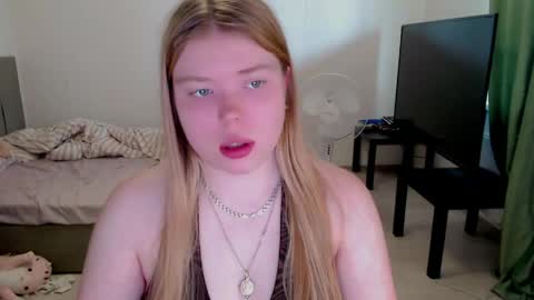 Jennyblonde and Emmabrunette online show from 27, 5, 2026