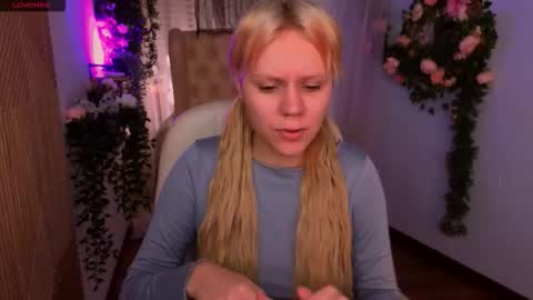 Snapshot of kitten_murray chatting on 4, 11, 2025 barbara online show from 4, 11, 2025