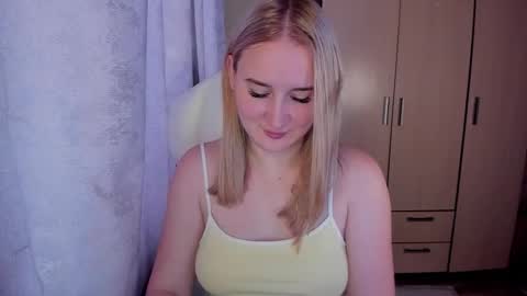 kitten_sun online show from 8, 11, 2025