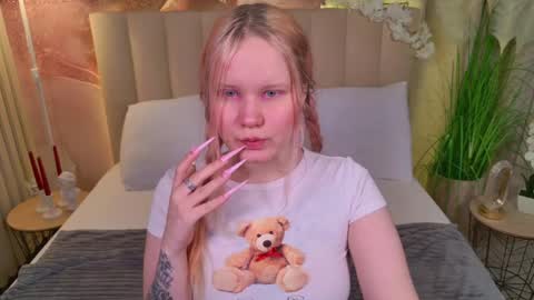 Snapshot of kittenxoann chatting on 10, 4, 2026 kittenxoann online show from 10, 4, 2026