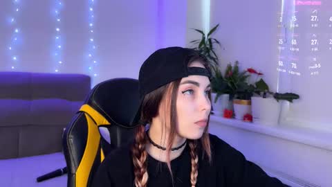 Snapshot of kittie_bear chatting on 13, 9, 2025 Veronica online show from 13, 9, 2025