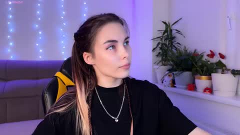 Snapshot of kittie_bear chatting on 29, 9, 2025 Veronica online show from 29, 9, 2025