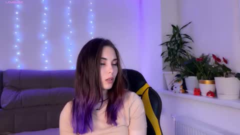 Snapshot of kittie_bear chatting on 10, 10, 2025 Veronica online show from 10, 10, 2025