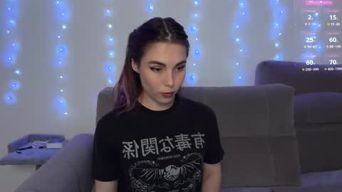 Snapshot of kittie_bear chatting on 15, 11, 2025 Veronica online show from 15, 11, 2025