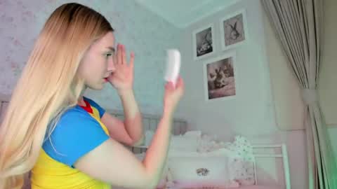 Snapshot of kitty__sophie chatting on 28, 5, 2026 sophie online show from 28, 5, 2026