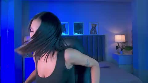 Snapshot of kitty_collins_ chatting on 9, 7, 2026 Kitty online show from 9, 7, 2026