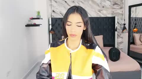 Snapshot of kitty_collins_ chatting on 14, 7, 2026 Kitty online show from 14, 7, 2026