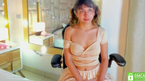 Snapshot of kitty_emma1 chatting on 16, 12, 2024 Emma online show from 16, 12, 2024