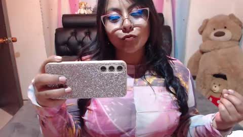 Snapshot of kitty_eyes chatting on 7, 2, 2025 kitty online show from 7, 2, 2025