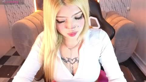 kitty_fox_b online show from 29, 4, 2026