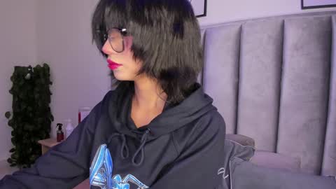 Camila online show from 10, 12, 2024