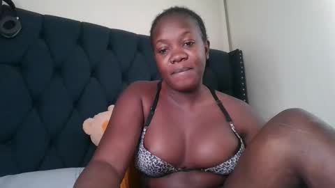 Snapshot of kitty_kerry chatting on 21, 10, 2025 kitty_kerry online show from 21, 10, 2025