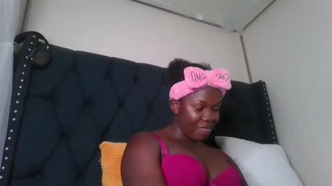 Snapshot of kitty_kerry chatting on 29, 10, 2025 kitty_kerry online show from 29, 10, 2025