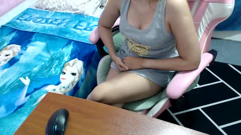 Snapshot of kitty_kity chatting on 5, 1, 2025 Kate online show from 5, 1, 2025