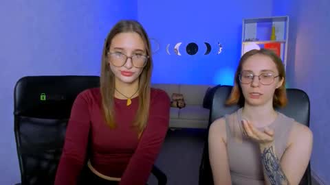 Snapshot of kitty_layy chatting on 15, 11, 2025 kitty online show from 15, 11, 2025