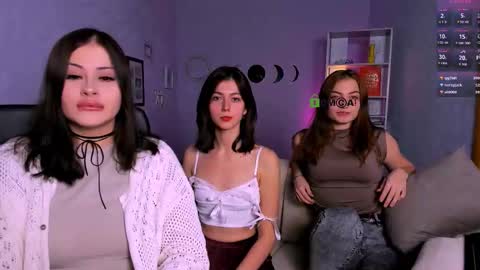 Snapshot of kitty_layy chatting on 13, 12, 2025 kitty online show from 13, 12, 2025