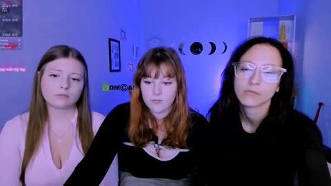 Snapshot of kitty_layy chatting on 14, 12, 2025 kitty online show from 14, 12, 2025