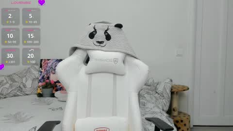 Snapshot of kitty_rock_paw chatting on 11, 12, 2024 Emilly online show from 11, 12, 2024