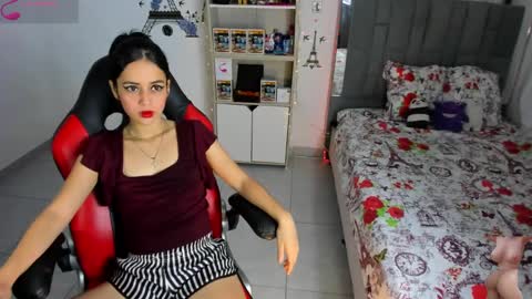 Snapshot of kitty_scoot chatting on 10, 9, 2025 kitty_scoot online show from 10, 9, 2025
