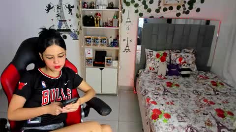 Snapshot of kitty_scoot chatting on 12, 9, 2025 kitty_scoot online show from 12, 9, 2025