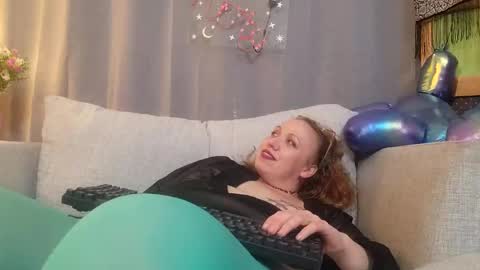 Snapshot of kittyfluf chatting on 18, 1, 2025 KittyFluf online show from 18, 1, 2025