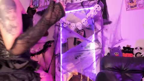 Snapshot of kittygoth_ chatting on 2, 10, 2025 Kitty Goth  online show from 2, 10, 2025