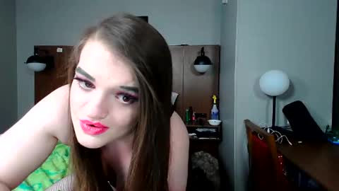 Snapshot of kittykat_1999 chatting on 1, 2, 2025 kittykat 1999 online show from 1, 2, 2025