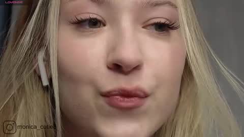 Snapshot of kittyloffe chatting on 29, 12, 2024 Monika online show from 29, 12, 2024