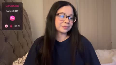 Snapshot of kittymia8 chatting on 30, 12, 2024 mia online show from 30, 12, 2024